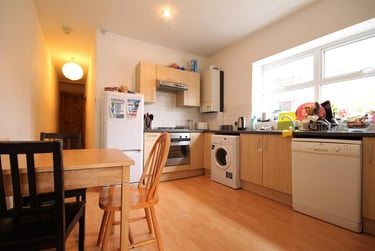 2 bed flat, Fern Avenue Lower, Jesmond, Newcastle, NE22QU - Image 1